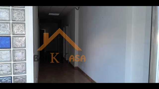 SE VENDE O SE ALQUILA LOCAL COMERCIAL EN ALMERÍA ZONA CENTRO — 2
