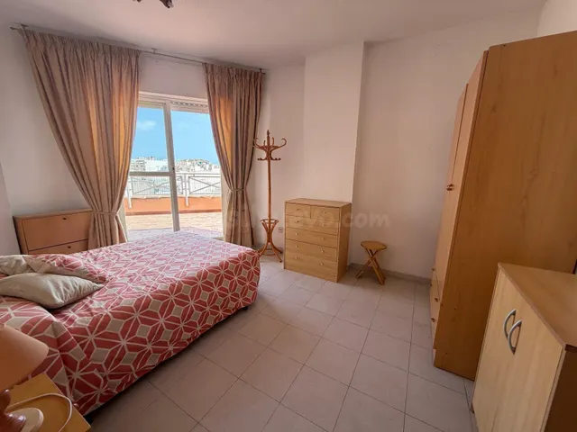 Ático con terraza, Alicante, Torrevieja. 2 habitaciones, 82 m2, 1 kilómetro del mar — 11