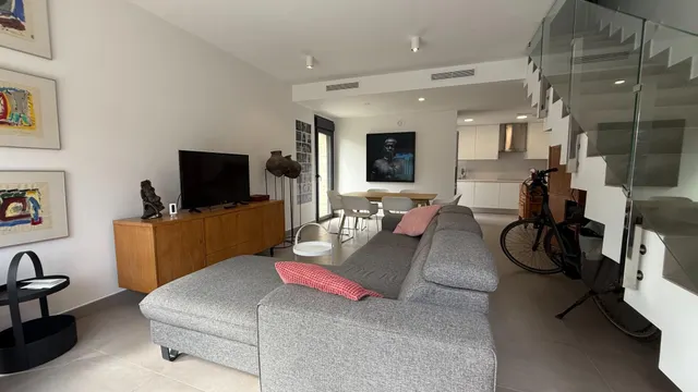 CHALET SEMINUEVO CON VISTAS AL MAR, PISCINA PRIVADA Y COCINA DE VERANO – LA TORRE DE LA HORADADA — 14