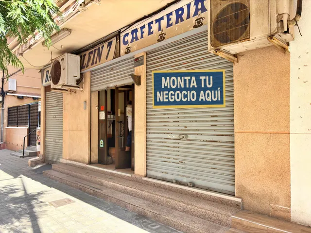FANTASTICO LOCAL COMERCIAL EN VICENTE BLASCO IBAÑEZ — 16