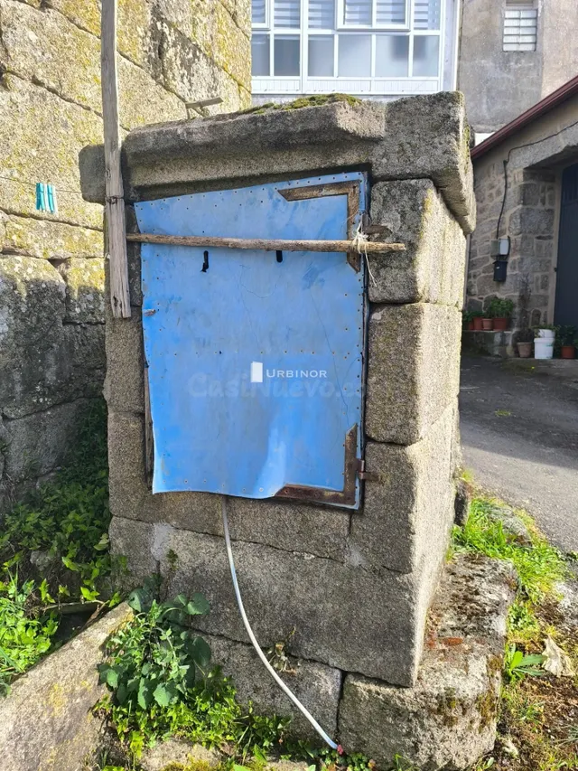 Casa de piedra con reforma parcial, huerta y pozo – a 10 km. - foto 3