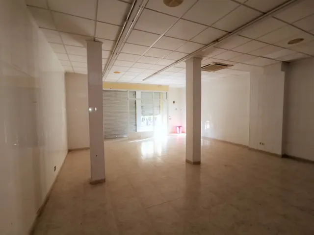 EN PRIMERA LINEA BARRIO SANT RAFAEL. — 4
