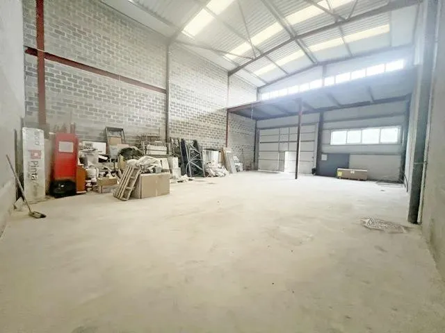Nave en polígono de Viernoles.