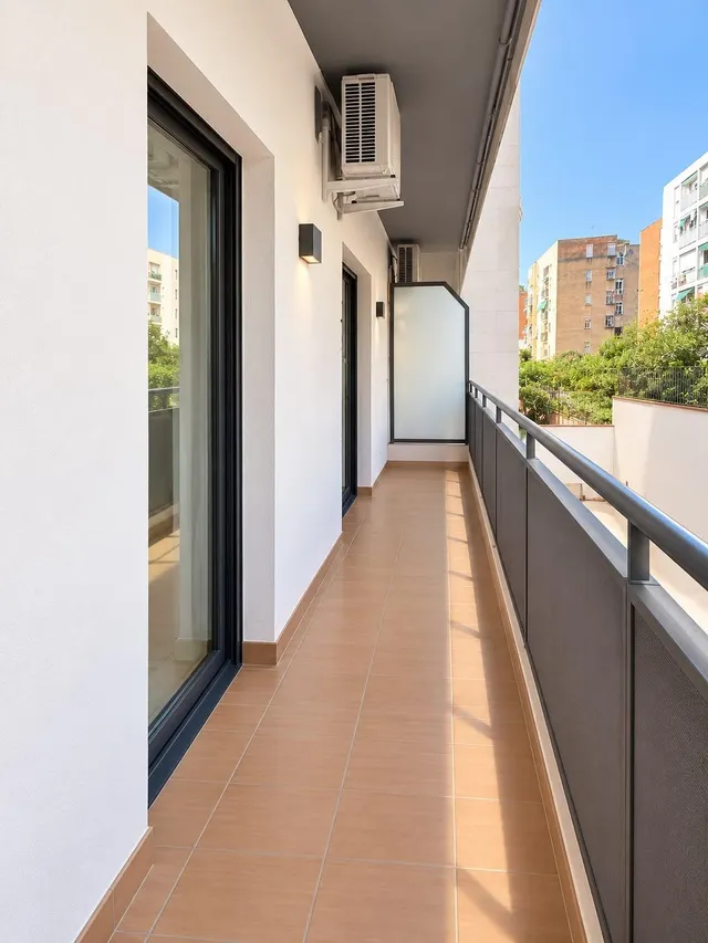Luminoso piso con balcón y ascensor en Viladecans — 13