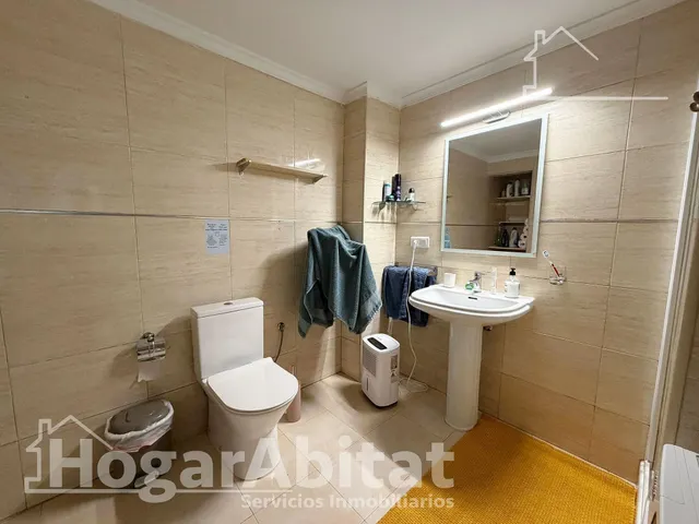 ¡UBICACIÓN IDEAL! BAJO ACOGEDOR Y LUMINOSO CON TERRAZA Y TRASTERO — 26