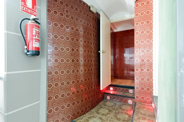 AMPLIO LOCAL EN ST ANDREU DE LA BARCA — 10