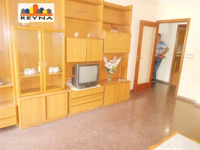 VIVIENDA ENTRESUELO CON CUATRO DORMITORIOS — 19