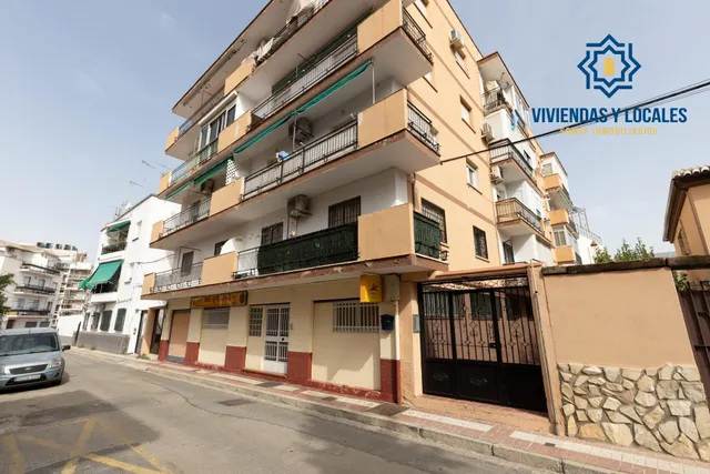 Piso 3 habitaciones en Calle Santa Margarita, junto Cmno. Bajo de Huétor — 31