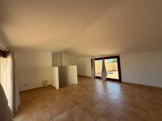 NO ES UNA ALQUILER ANUAL ES UNA COMPRA APLAZADA Tríplex exclusivo con vistas al mar  y a la montaña en Vilamaniscle — 17