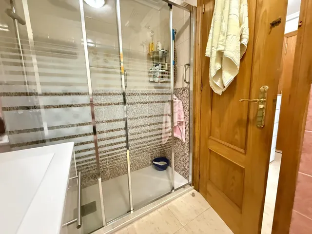 Piso impecable zona Mercadona con garaje y trastero — 19