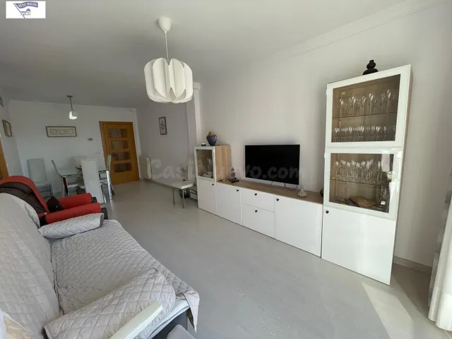 PISO CON GARAJE, TRASTERO Y PISCINA EN URBANIZACIÓN PRIVADA  - foto 2