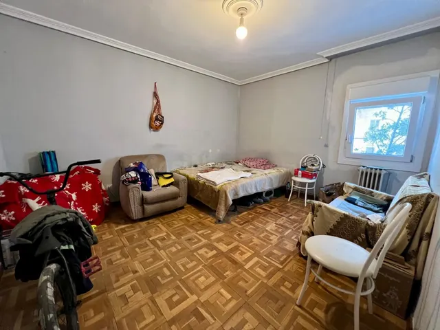 Piso en venta con cocina y baño reformados en la Chantrea - foto 5