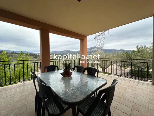 Chalet a la venta en Cocentaina, Alicante. — 33