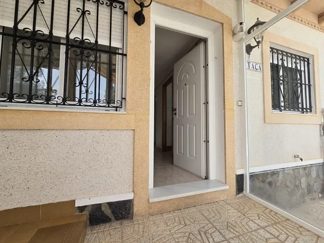 Fantástica villa independiente en Pinar de Campoverde — 44