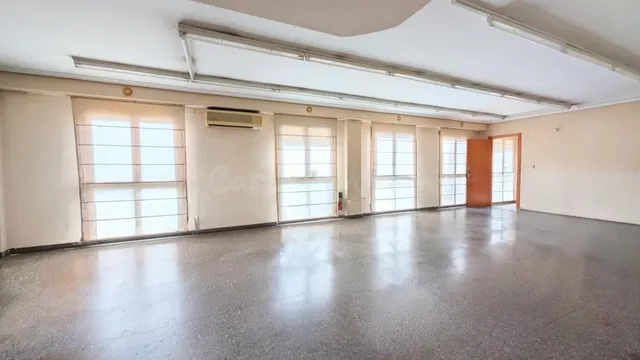 ¡AMPLIA OFICINA EN VENTA EN LA DEMANDADA ZONA ASILO JUNTO AL - foto 3