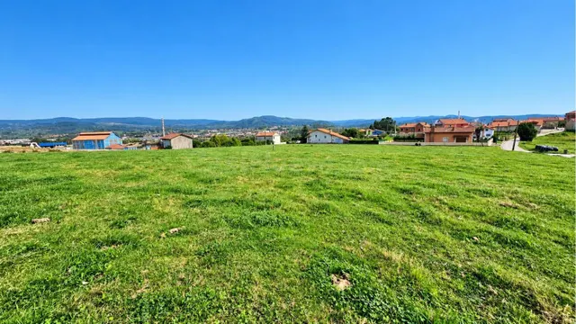 FINCA URBANIZABLE CON PROYECTO BÁSICO PARA CONSTRUCCIÓN DE VIVIENDA EN HINOJEDO — 2