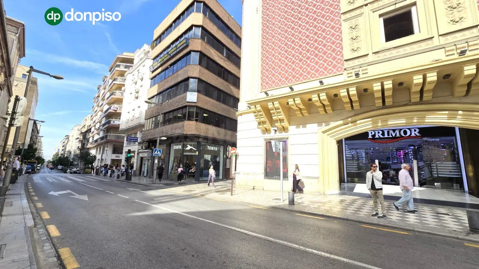 Piso de alquiler temporal para estudiantes en pleno centro junto a Zara.