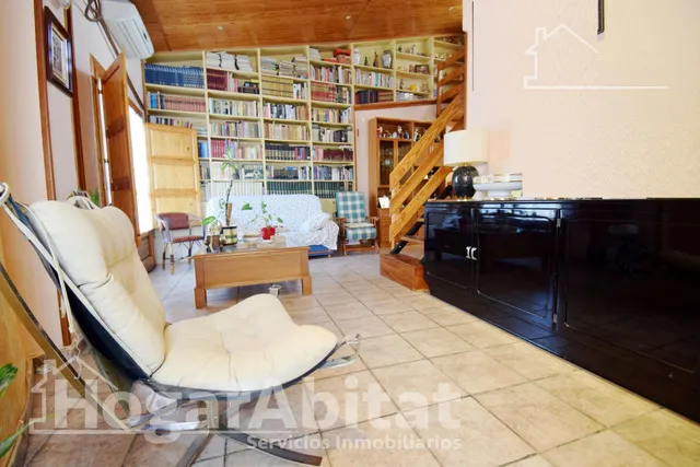 CHALET SEMINUEVO CON PISCINA, GARAJE, JARDIN Y TERRAZA — 10