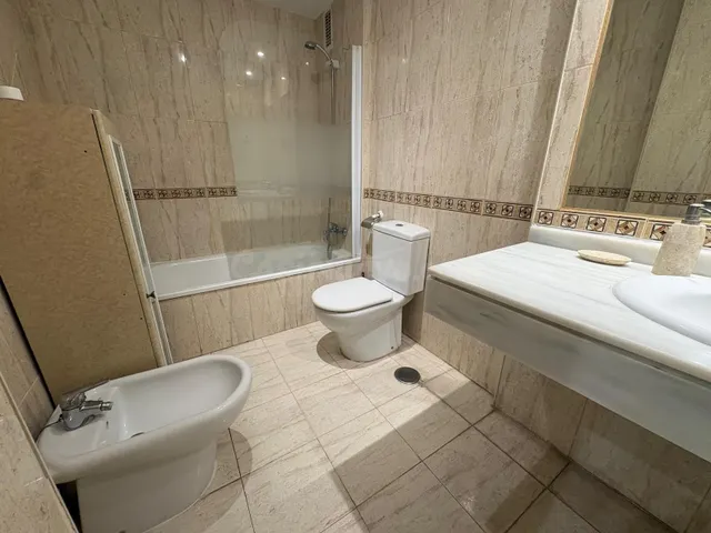 Ático dúplex · san pedro de alcántara · urbanización con piscina — 11