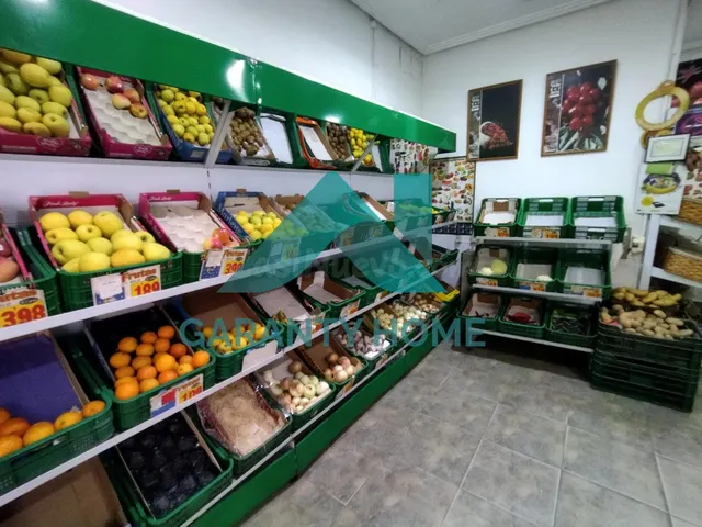 Se VENDE O ALQUILA local comercial en zona CRUZ DE LOS CAIDO