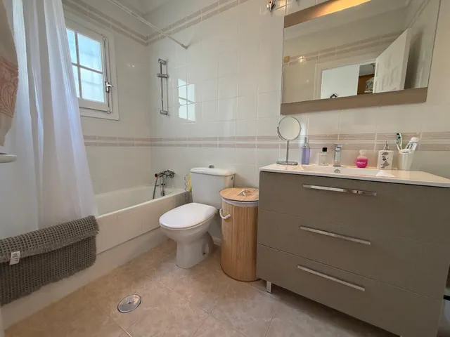 Fabulosa vivienda tipo duplex con entrada independiente y amplio jardin — 12