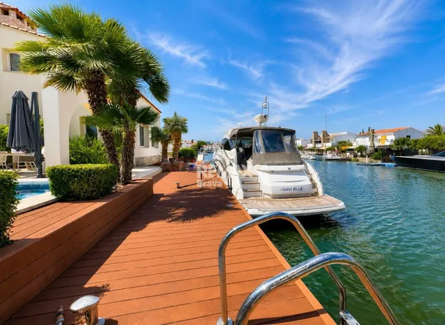 Villa exclusiva con amarre de 24 metros en Santa Margarida, 