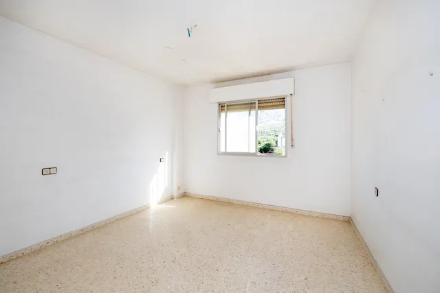 SE VENDE AMPLIO PISO EXTERIOR EN DÚRCAL GRANADA INCLUYE LOCAL — 21