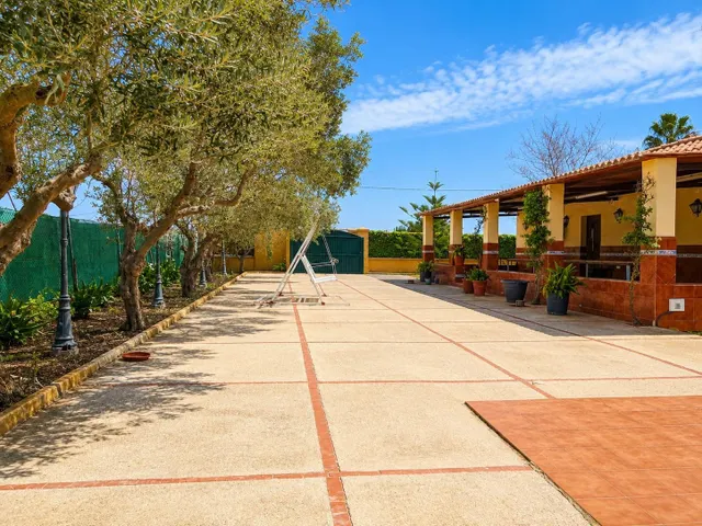 Preciosa casa con jardín en finca rústica — 11