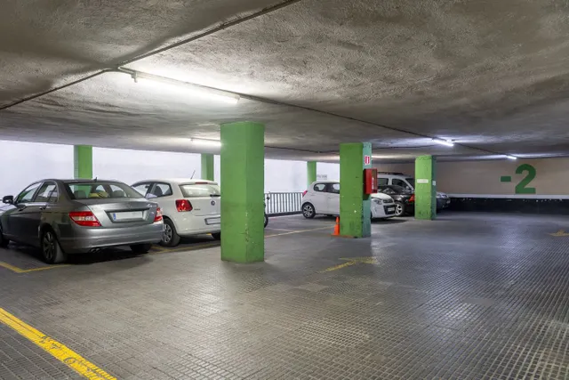 Parking 9m² en alquiler - Casc Antic — 11