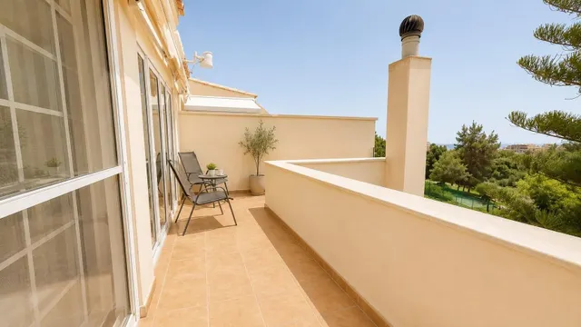 Tríplex junto al campo de golf de La Envía, con terrazas, piscina y garaje privado — 17