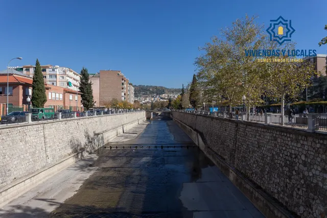 Local comercial en venta en calle agustina de aragón — 25