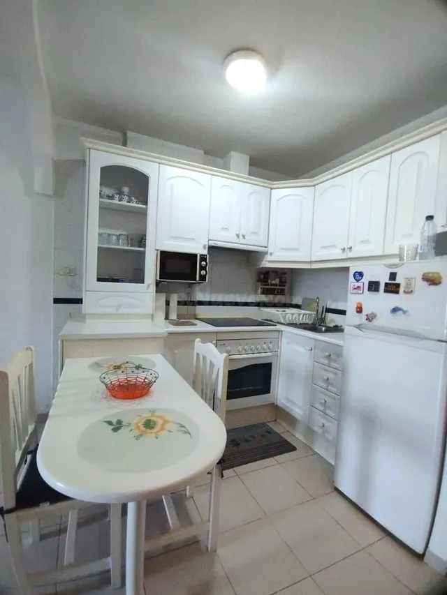 ARONA – Tenbel -balcon mar  piso 1 DORMITORIO-BALCON - |salon comedor COCINA americana-piscina comunitaria, ascensor  -890 €/MES- tenerife sur — 4