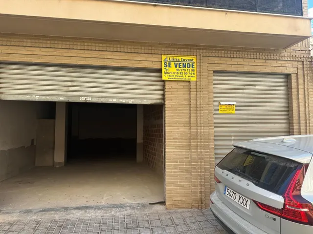 Local comercial en venta Lliria. — 2