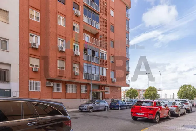 ESTUPENDO PISO JUNTO A LA estación DE AUTOBUSES Y A 5 MINUTOS DEL CORTE INGLES — 9