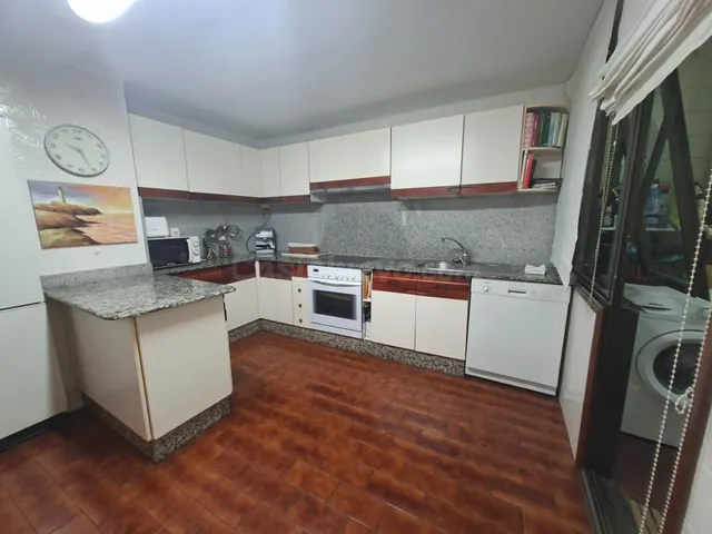 Amplio y Moderno Apartamento en el Corazón de Vilagarcía de  - foto 2