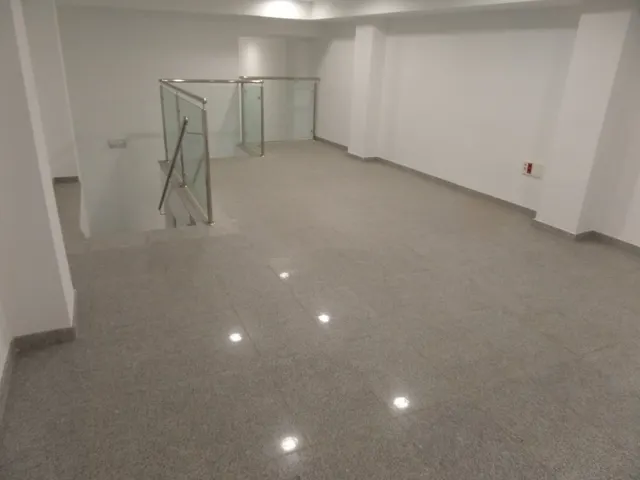 LOCAL COMERCIAL EN ZONA CRUCERISTA — 8