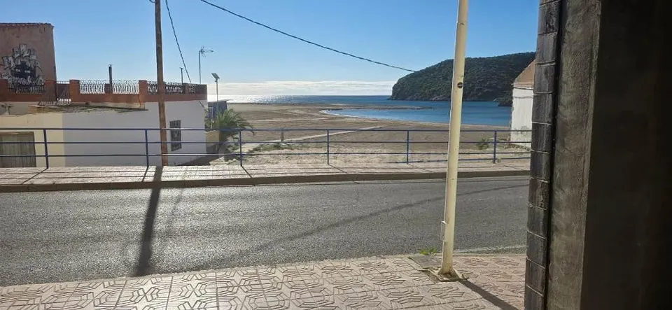 Local comercial en primera línea de mar