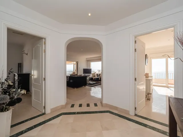VENTA DE ÁTICO EN PASEO MARÍTIMO DE LOS BOLICHES, FUENGIROLA. 2 DORMITORIOS, TERRAZA Y VISTAS AL MAR — 28