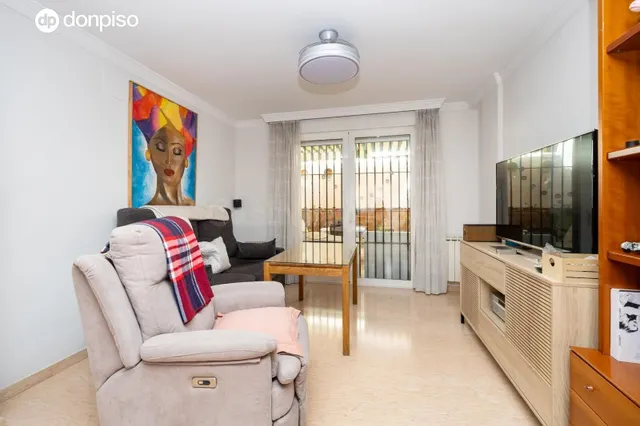 ESPECTACULAR VIVIENDA ADOSADA DE 4 DORMITORIOS CON SÓTANO, TERRAZAS Y PATIO EN GRANADA — 4