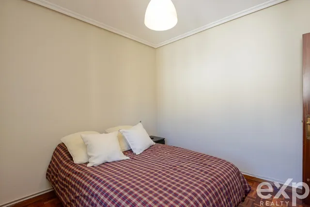 Piso en venta en avenida torrelavega, Oviedo – amplitud y ubicación — 9