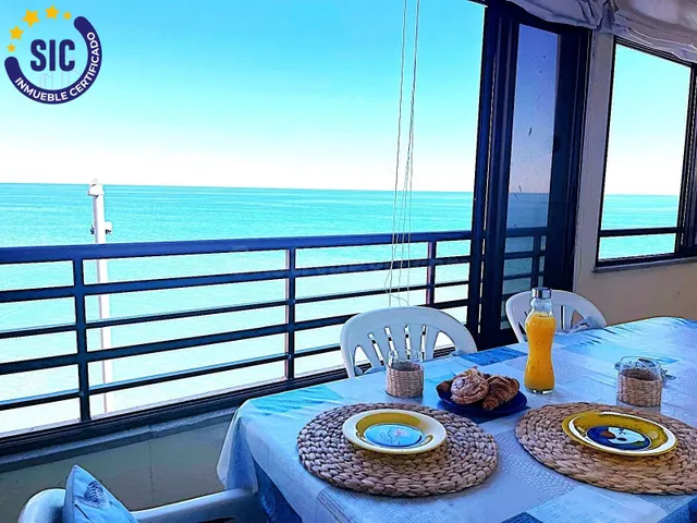 Atractivo apartamento con vistas espectaculares al mar. - foto 2