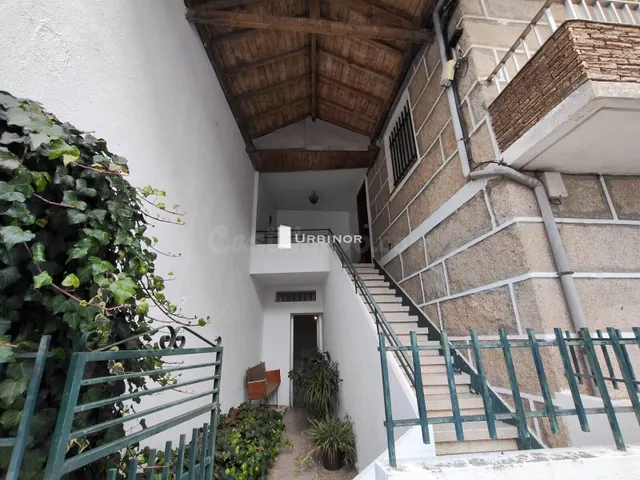 CASA DE PIEDRA con patio. CENTRO DE XINZO DE LIMIA. - foto 2
