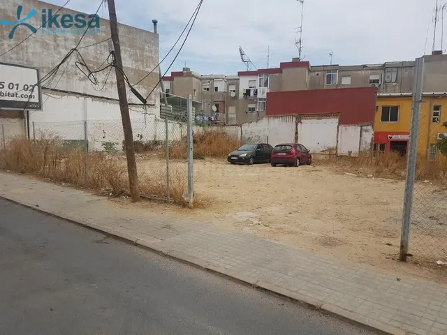 TERRENO URBANO EN CALLE ALMENDRO - IDEAL PARA INVERSORES