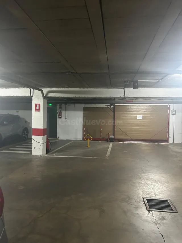 ESTUPENDO GARAJE AL LADO DEL PALACIO DE CONGRESOS - foto 2