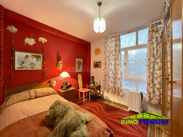 Terraza de 50 m2, CUATRO dormitorios, 2 baños, en plena Rond - foto 3
