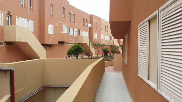 Piso en los Cardones 3 habitaciones con plaza garaje y trast