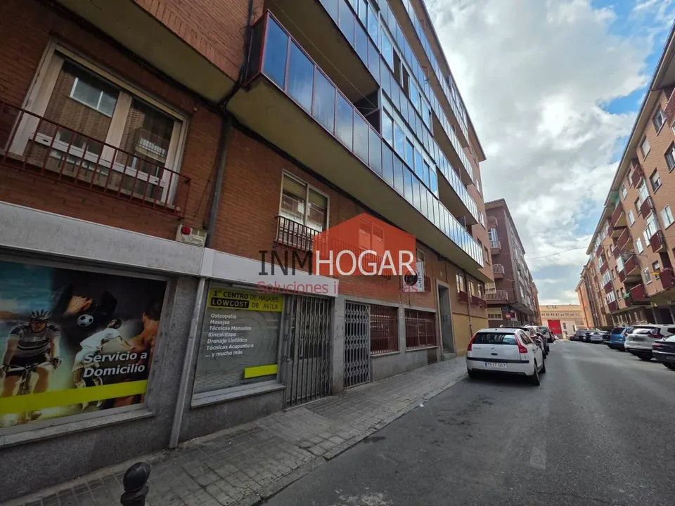 Amplia vivienda de 4 dormitorios con dos terrazas acristaladas en venta la zona sur de Ávila
