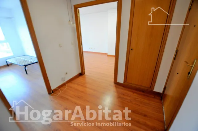 Amplitud y luminosidad para tu familia en este espacioso piso con ascensor y vistas despejadas — 23