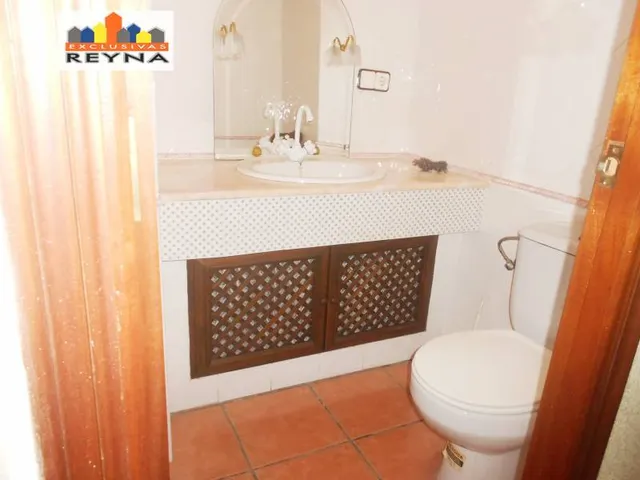 VIVIENDA ENTRESUELO CON CUATRO DORMITORIOS — 6