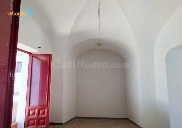Casa con muchas posibilidades en pleno centro de Villanueva  - foto 5